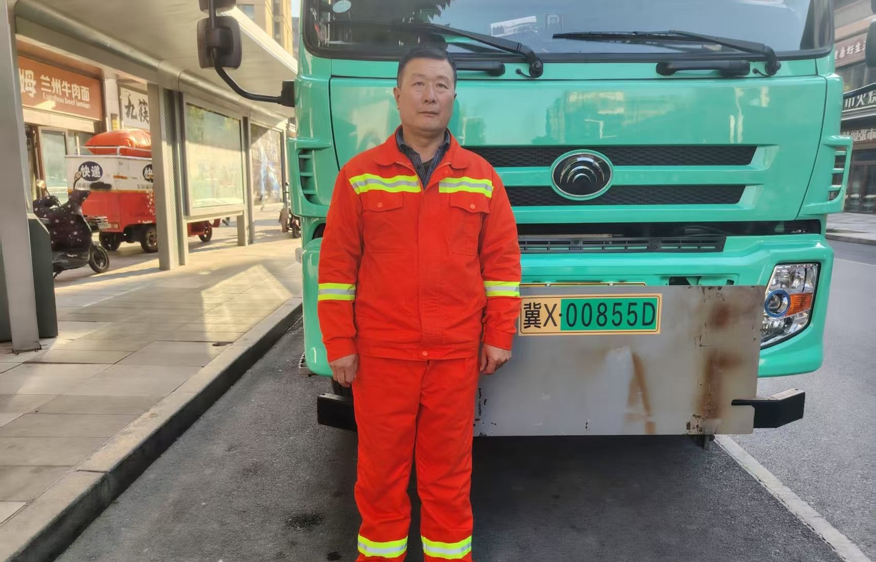 緊急時刻勇擔當，平凡崗位綻風采