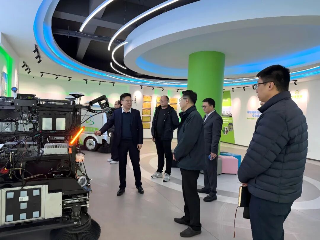 吳江區人大常委會主任錢斌蒞臨鴻灌環境調研指導(圖5)