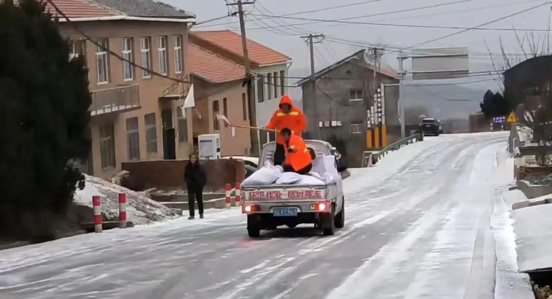 風雪同心:山西陵川鴻灌除雪進行時(圖6)
