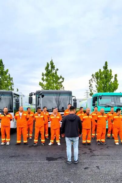 緊急時(shí)刻勇?lián)?dāng),平凡崗位綻風(fēng)采(圖8)