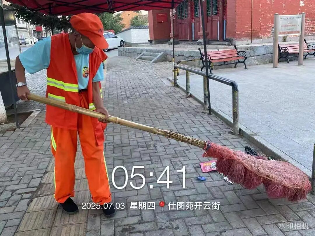 致敬城市美容師——鴻灌陵川環衛工作者 的日常(圖9)