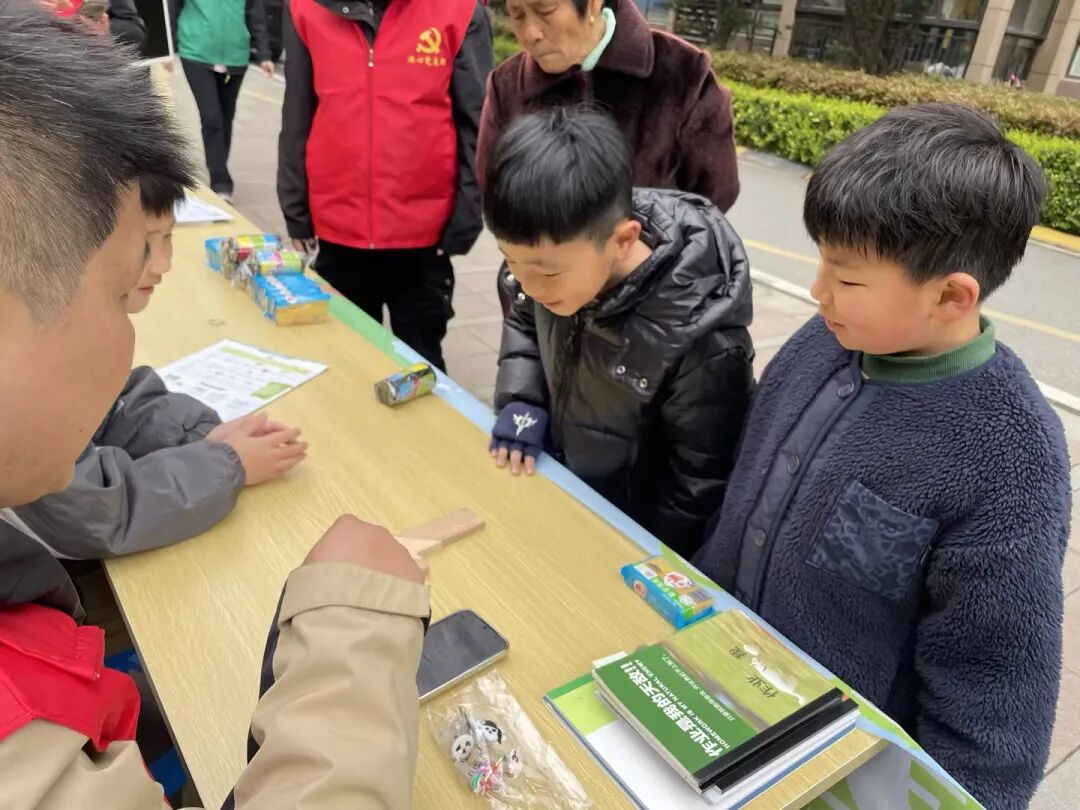 鴻灌環境鴻心黨支部舉辦“社區共享，交換美好”垃圾分類宣傳活動(圖9)